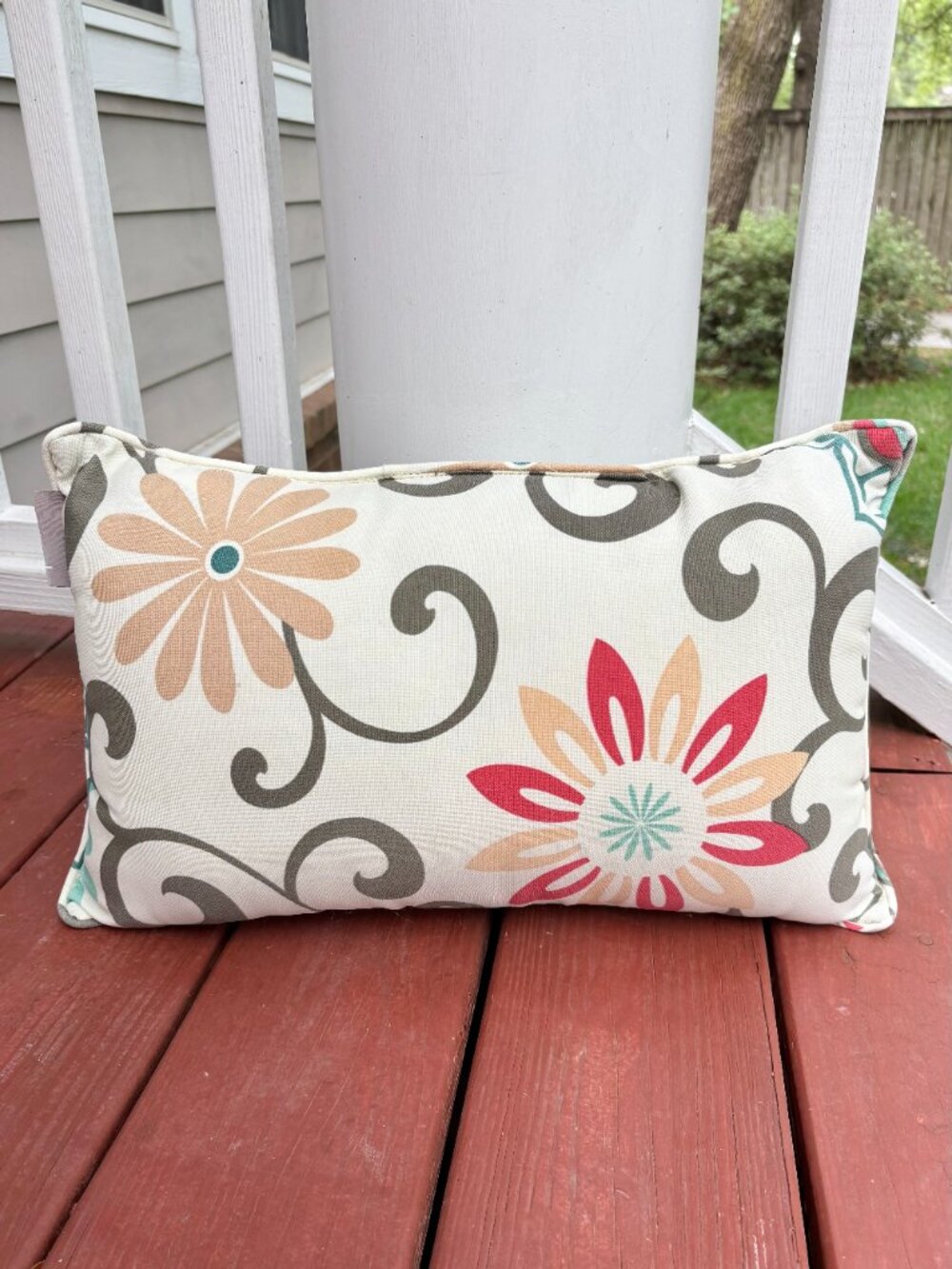 Pillow Perfect Outdoor Lumbar Throw Pillows Set of 2 Floral Scroll Pattern 18x11 - Picture 7 of 11